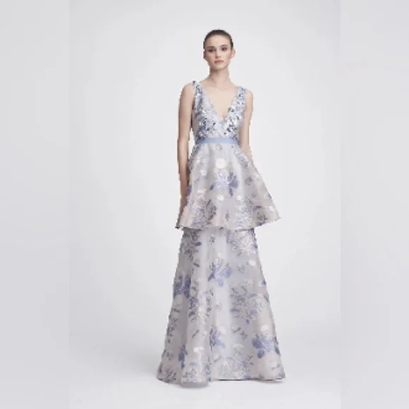 marchesa notte light blue dress Navy Blue Long Sleeves Ball Gown Prom Dresses with Lace Beading PL556   Siaoryne